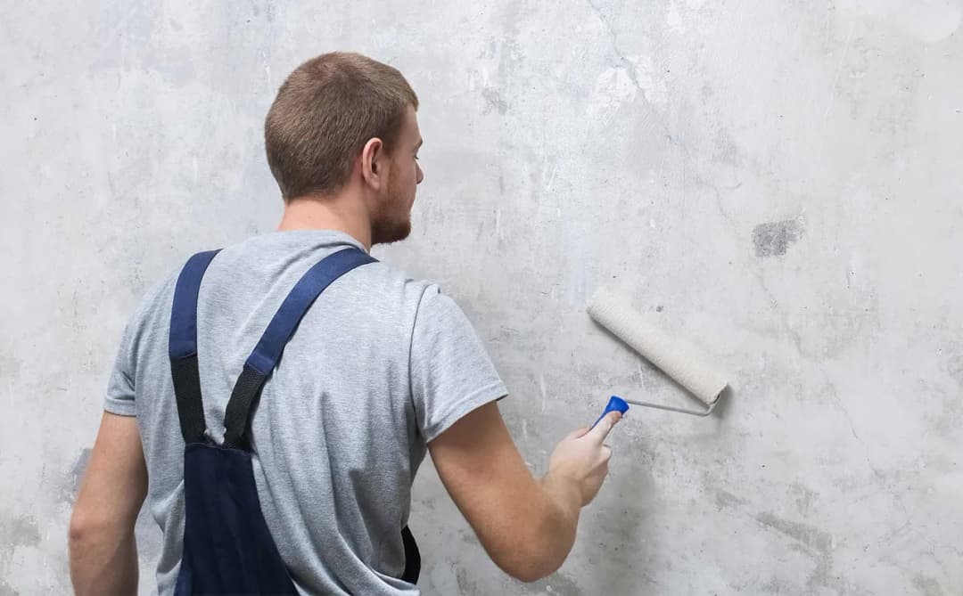 Jak krok po kroku przygotować ścianę przed malowaniem - kompleksowy poradnik